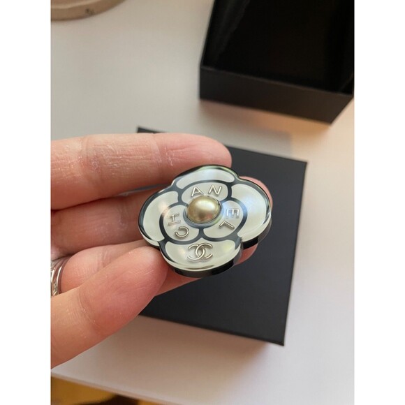 Chanel 19P Resin and Pearl Camellia Brooch - Unused - Picture 2 of 9